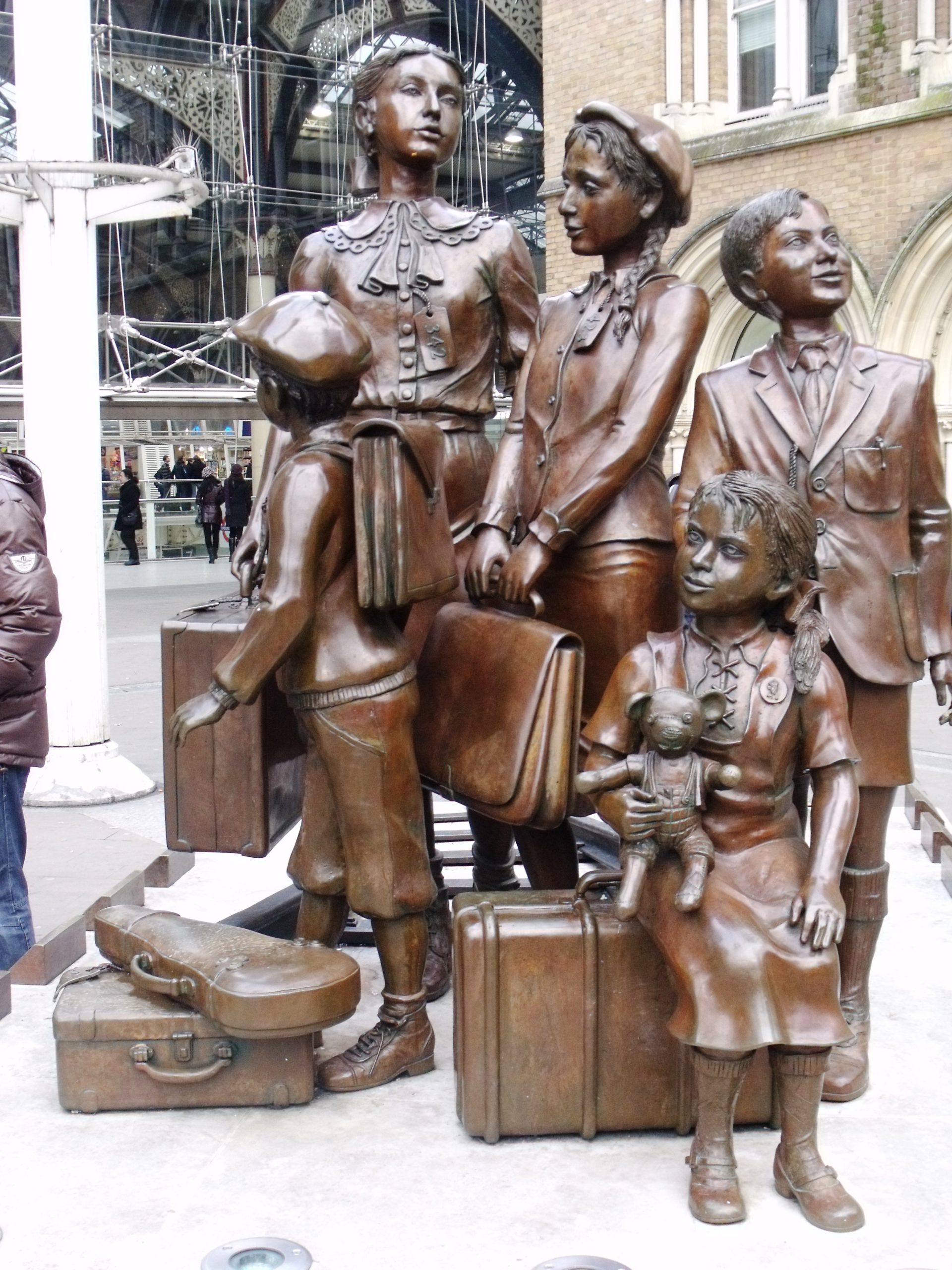 Kinderstransport sculpture